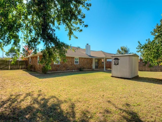 809 SW 27th Street, Moore, OK 73160