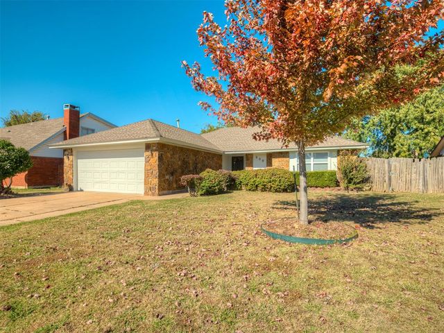809 SW 27th Street, Moore, OK 73160
