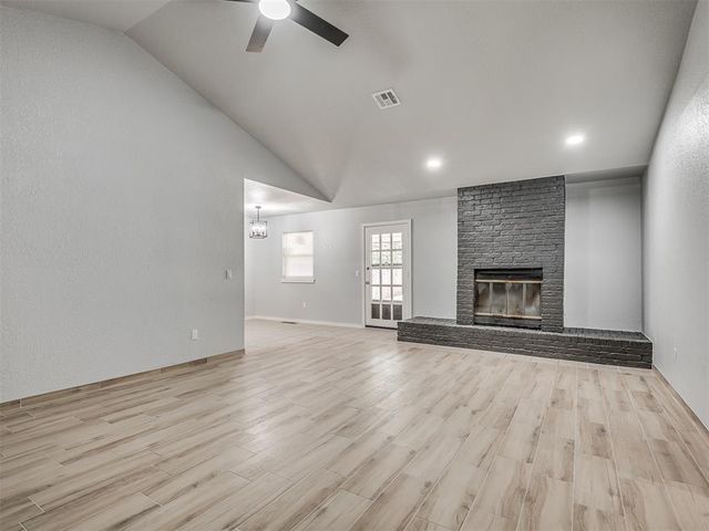 809 SW 27th Street, Moore, OK 73160