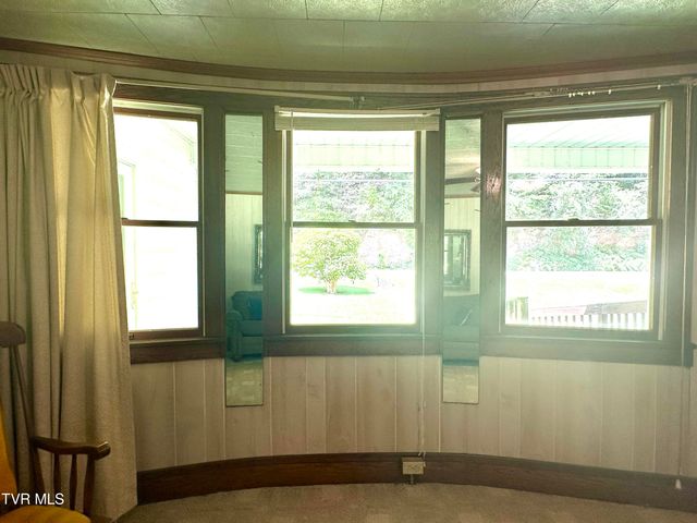 2065 Coeburn Road, Clintwood, VA 24228