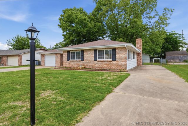 1309 E 13th Street, Okmulgee, OK 74447