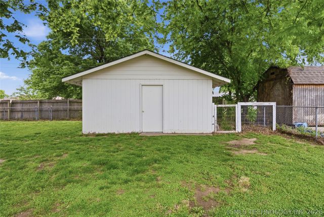 1309 E 13th Street, Okmulgee, OK 74447