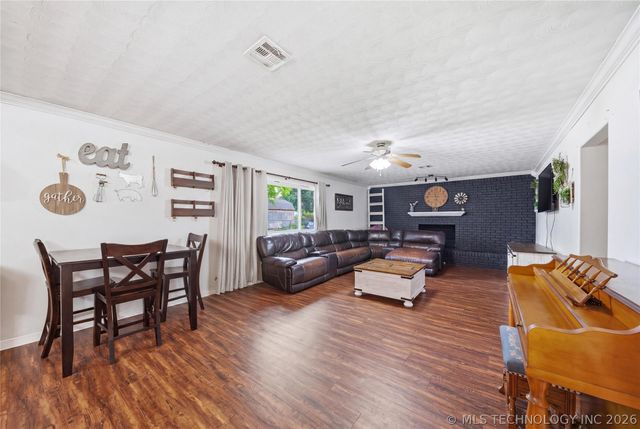 1309 E 13th Street, Okmulgee, OK 74447
