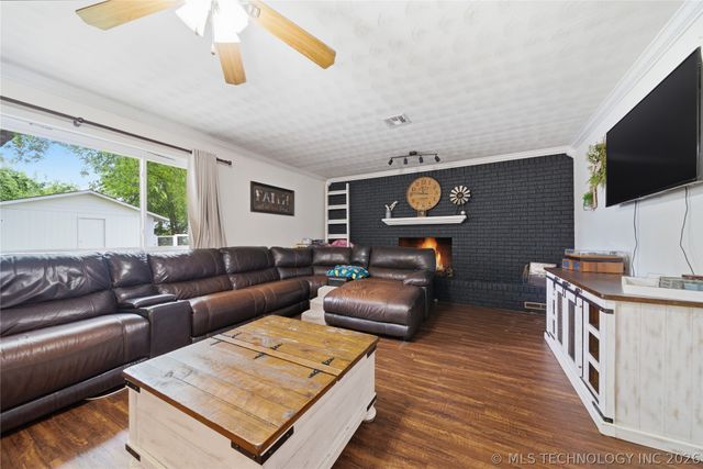 1309 E 13th Street, Okmulgee, OK 74447