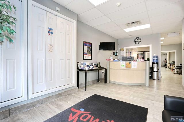 8701 Kennedy Boulevard 1, North Bergen, NJ 07047