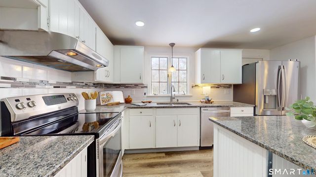 5 Williamsburg Road, Marlborough, CT 06447