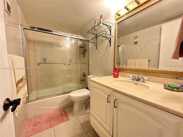 3910 Inverrary Boulevard 202-B, Lauderhill, FL 33319