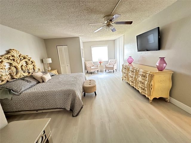 3910 Inverrary Boulevard 202-B, Lauderhill, FL 33319