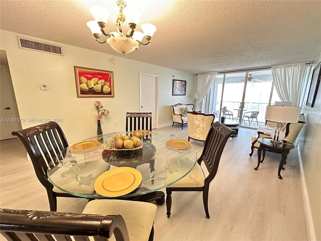 3910 Inverrary Boulevard 202-B, Lauderhill, FL 33319