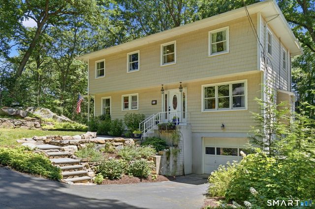 100 Old Dike Road, Trumbull, CT 06611