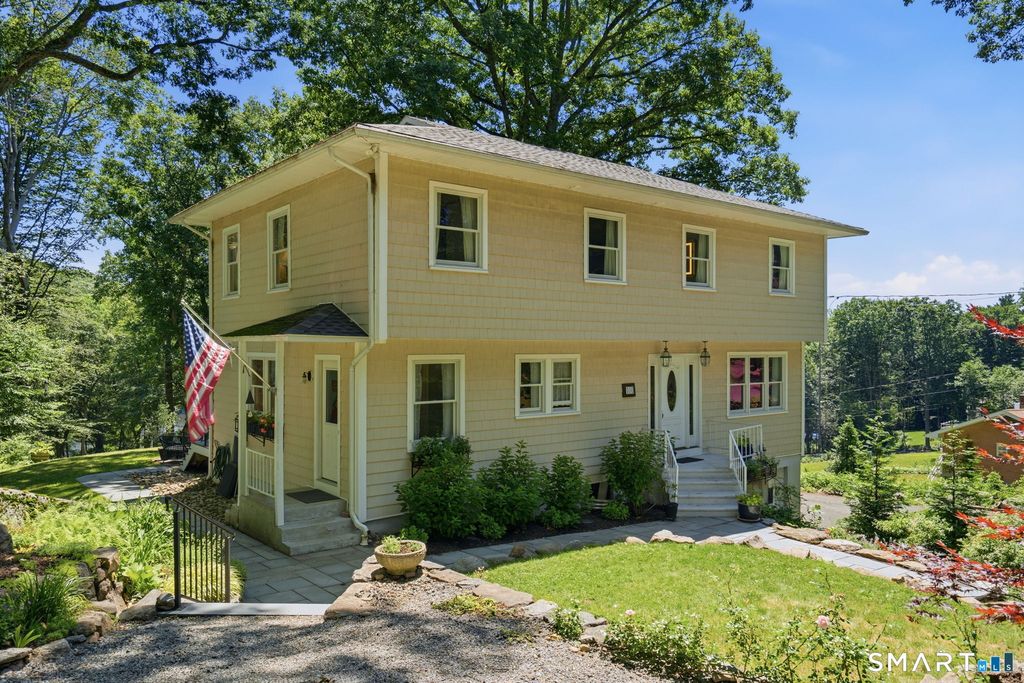 100 Old Dike Road, Trumbull, CT 06611