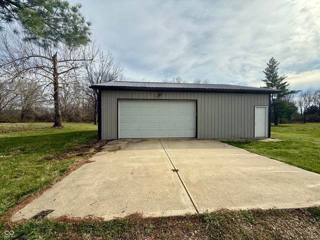 3993 Cedar Lane, Greenwood, IN 46143