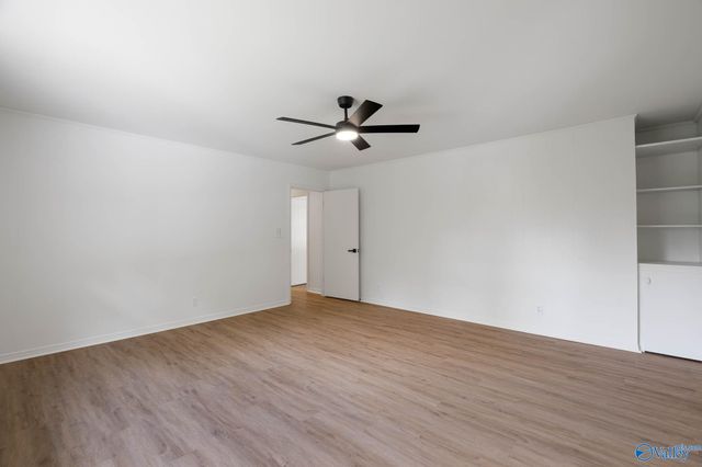 1930 Rosalie Ridge Drive NE, Huntsville, AL 35811