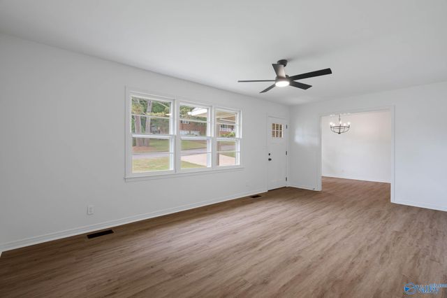 1930 Rosalie Ridge Drive NE, Huntsville, AL 35811