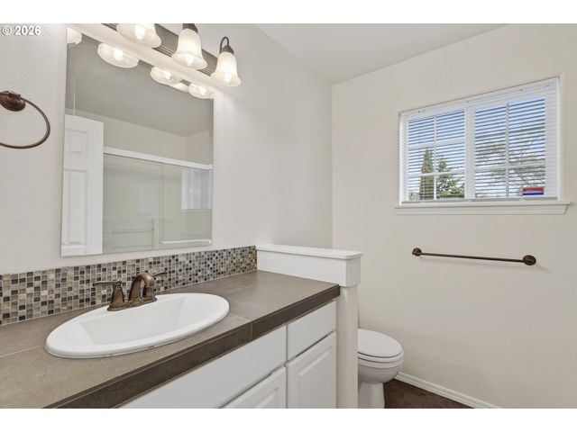 13617 Ne GLENDOVEER Ct, Portland, OR 97230