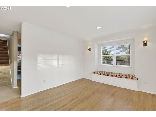 13617 Ne GLENDOVEER Ct, Portland, OR 97230