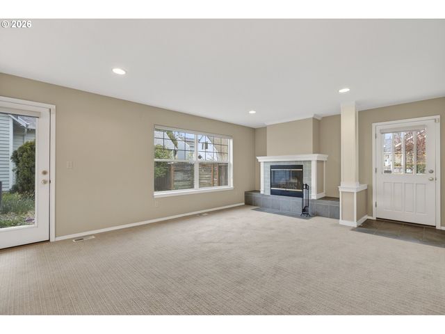 13617 Ne GLENDOVEER Ct, Portland, OR 97230