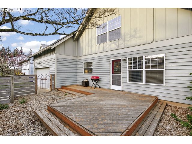 13617 Ne GLENDOVEER Ct, Portland, OR 97230