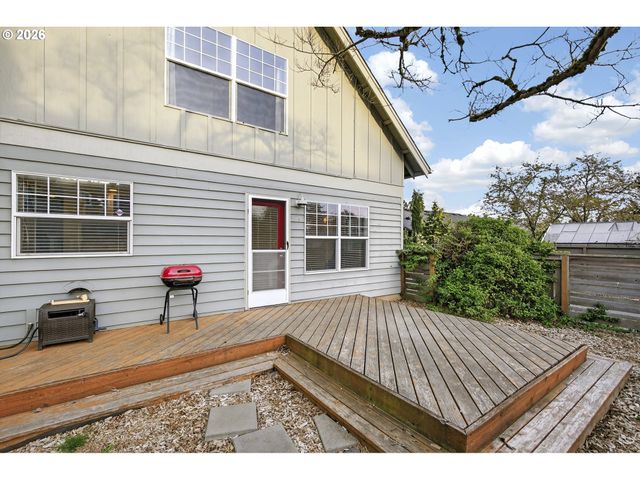 13617 Ne GLENDOVEER Ct, Portland, OR 97230