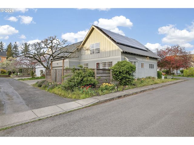 13617 Ne GLENDOVEER Ct, Portland, OR 97230