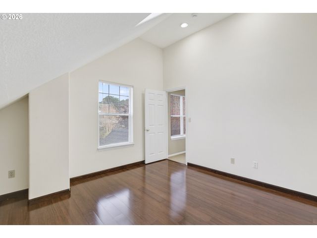 13617 Ne GLENDOVEER Ct, Portland, OR 97230