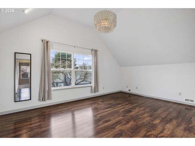 13617 Ne GLENDOVEER Ct, Portland, OR 97230