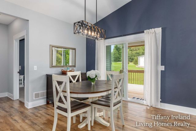 6310 Bentley Drive NE, Belmont, MI 49306