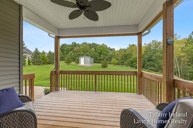 6310 Bentley Drive NE, Belmont, MI 49306