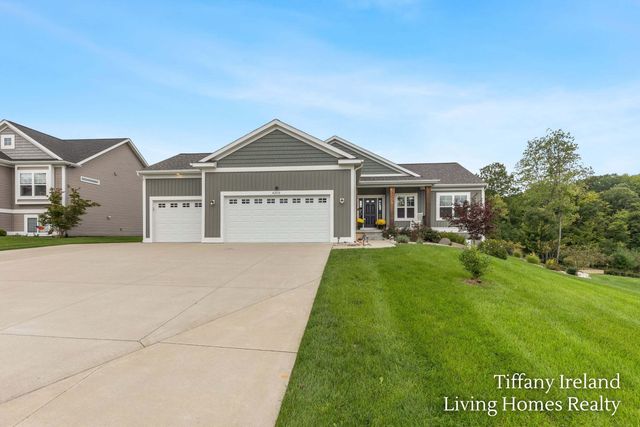 6310 Bentley Drive NE, Belmont, MI 49306