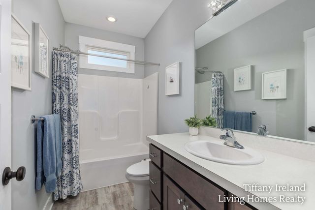 6310 Bentley Drive NE, Belmont, MI 49306