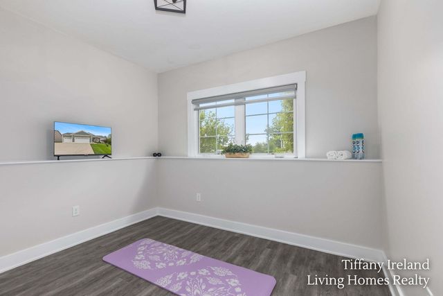6310 Bentley Drive NE, Belmont, MI 49306