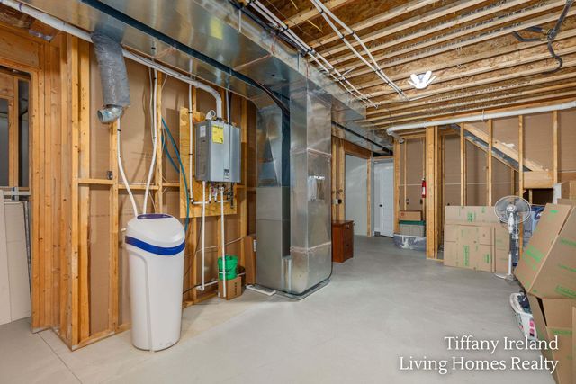 6310 Bentley Drive NE, Belmont, MI 49306