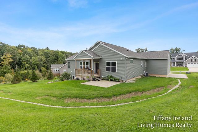 6310 Bentley Drive NE, Belmont, MI 49306