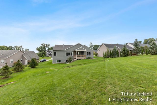 6310 Bentley Drive NE, Belmont, MI 49306