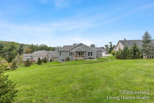 6310 Bentley Drive NE, Belmont, MI 49306