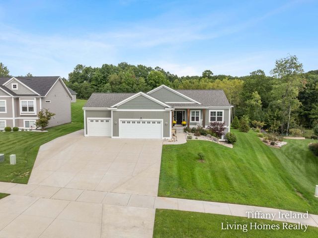 6310 Bentley Drive NE, Belmont, MI 49306