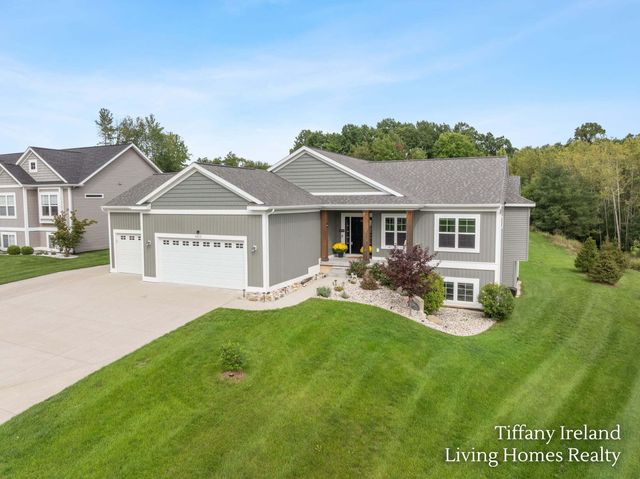 6310 Bentley Drive NE, Belmont, MI 49306