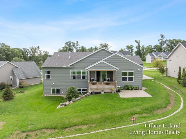 6310 Bentley Drive NE, Belmont, MI 49306