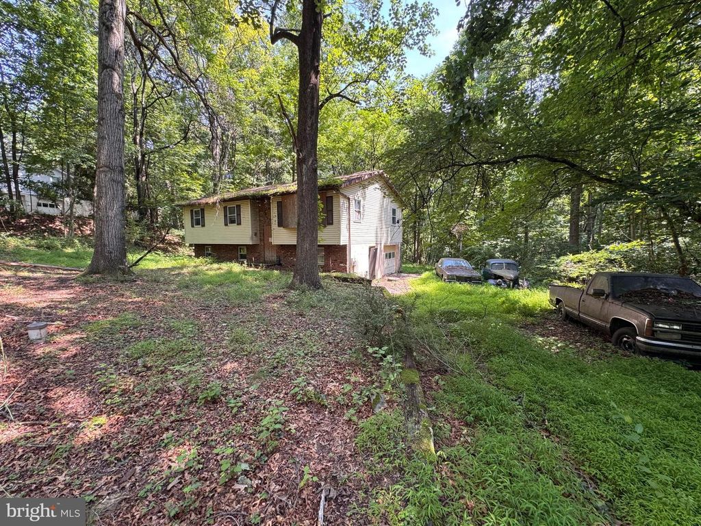 378 OAKBROOK DR, Birdsboro, PA 19508