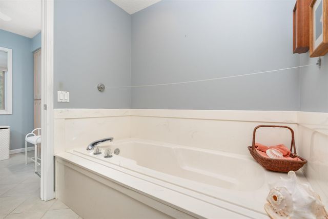 14 Narvaez Way, Hot Springs Village, AR 71909