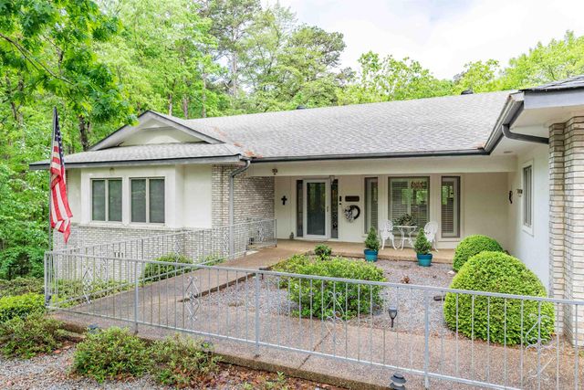 14 Narvaez Way, Hot Springs Village, AR 71909