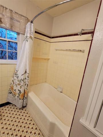 211 Wichita Street, Shreveport, LA 71101