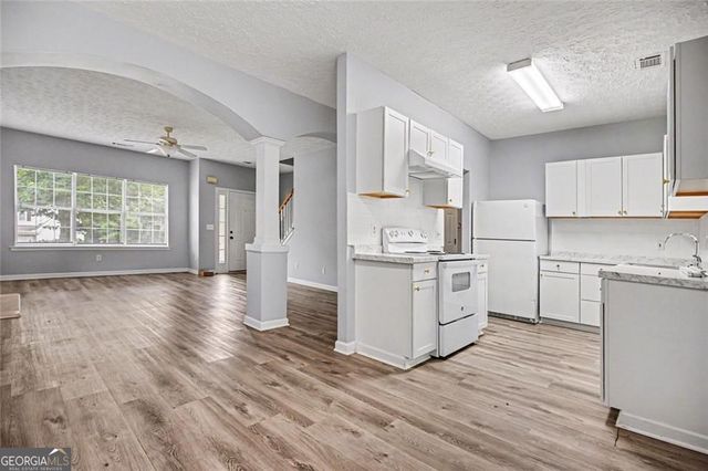 4518 Swan Trace, Atlanta, GA 30349