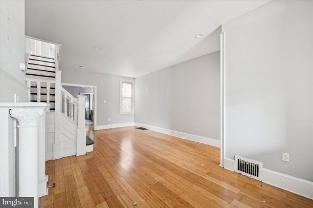 809 E LOCUST AVE, Philadelphia, PA 19138