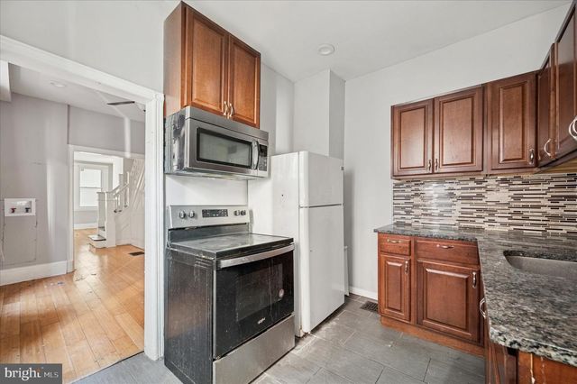809 E LOCUST AVE, Philadelphia, PA 19138