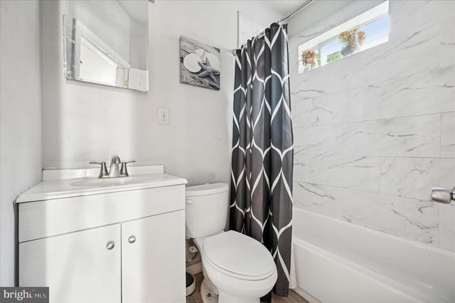 809 E LOCUST AVE, Philadelphia, PA 19138