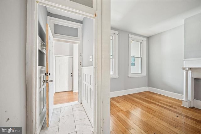 809 E LOCUST AVE, Philadelphia, PA 19138
