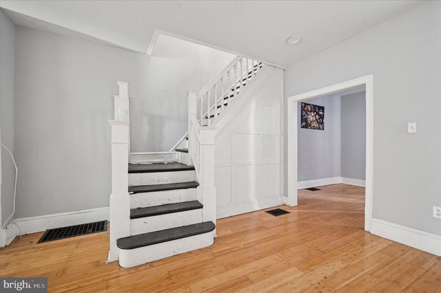 809 E LOCUST AVE, Philadelphia, PA 19138