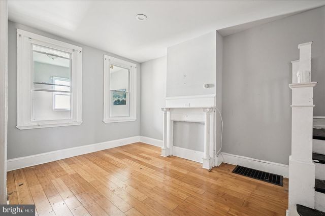 809 E LOCUST AVE, Philadelphia, PA 19138