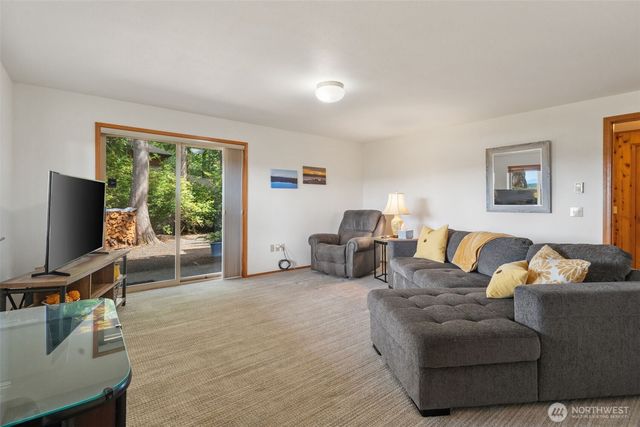 547 E Pointes Drive W, Shelton, WA 98584